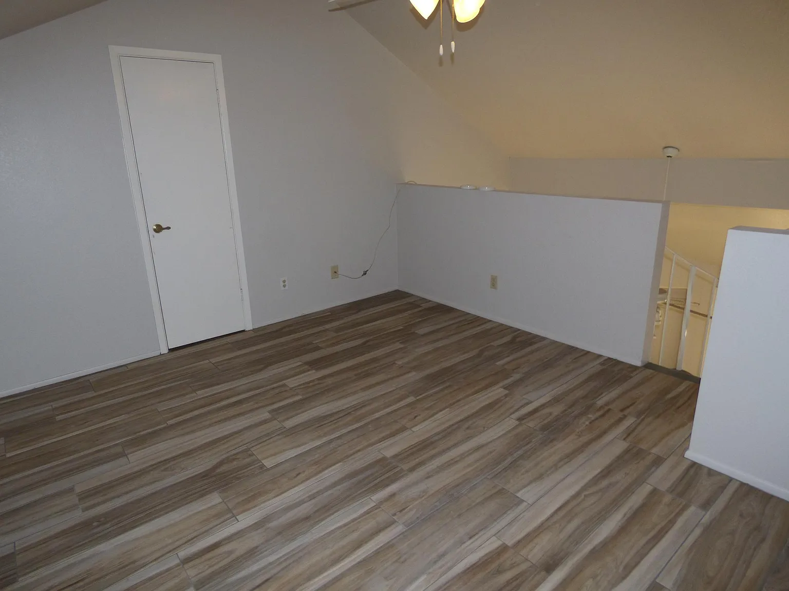 2 bed, 900 sqft, $1,400 — Photo 4