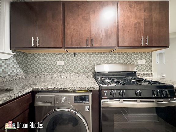 3rd image of 4427 N Wolcott Ave Unit G