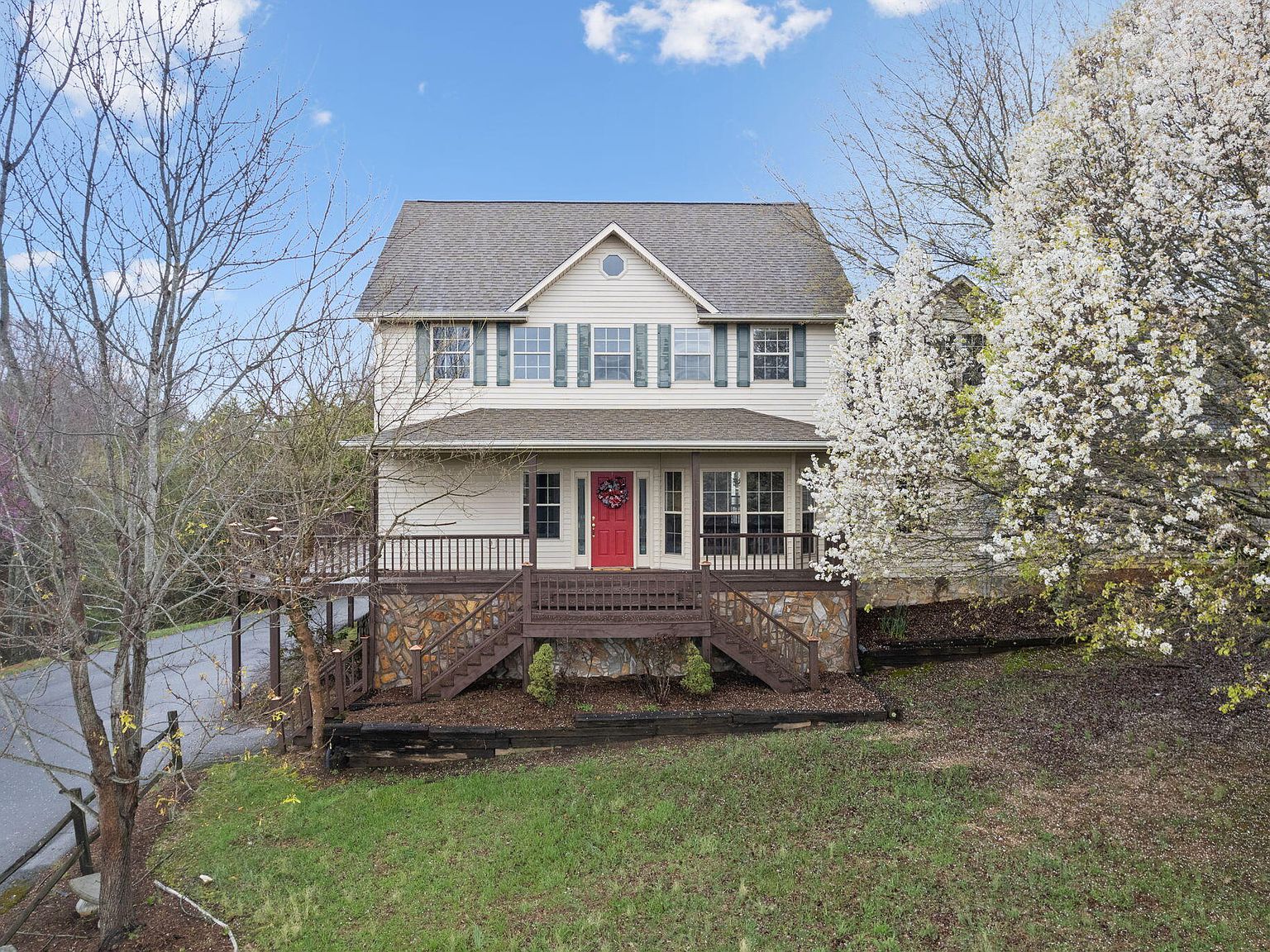 400 Kinser Park Ln, Greeneville, TN 37743 Zillow