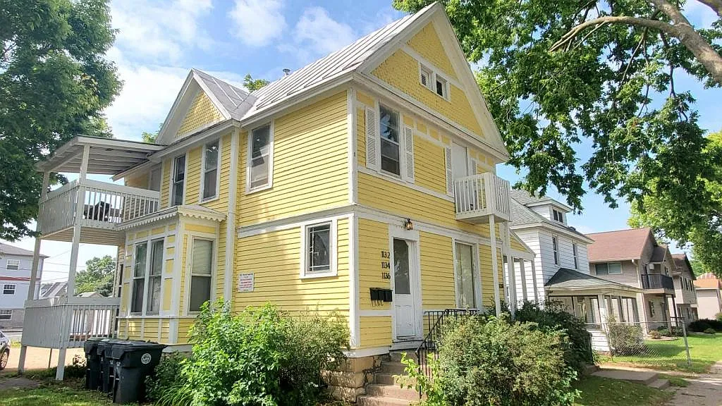 1136 Vine St — Photo 2
