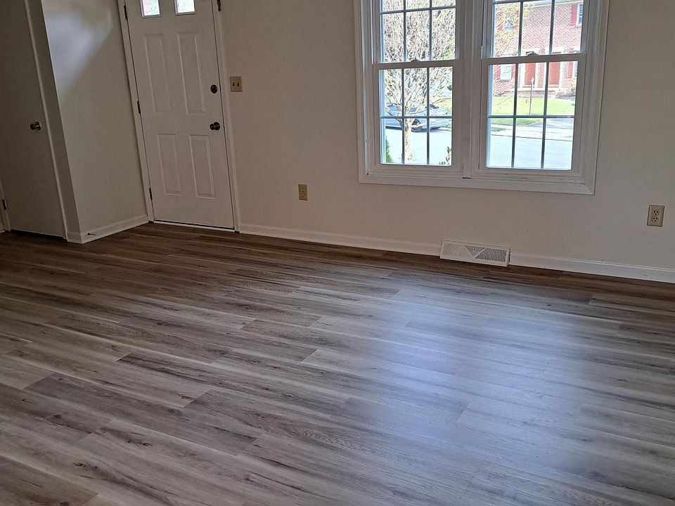 2nd image of 39 Pinewood Cir