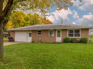 501 Robert Ln, Green Bay, WI 54311