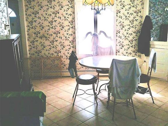 4th image of 606 W Olive St