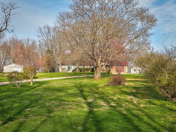 2nd image of 2423 Luigs Rd