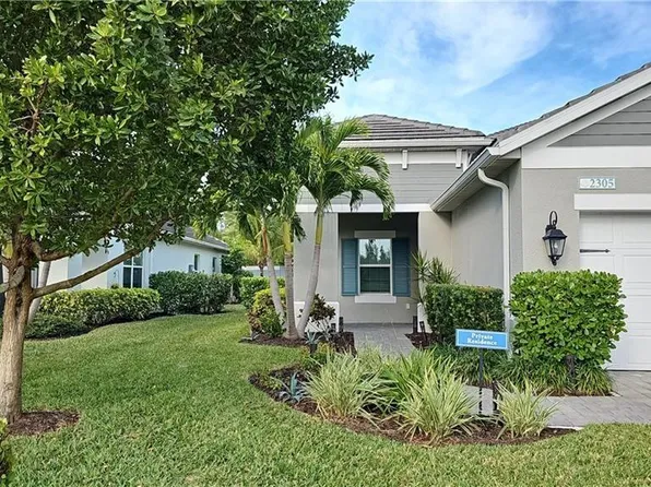 2305 Ariane Dr, Naples, FL 34112