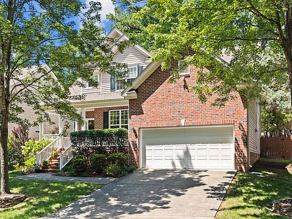 3rd image of 2614 Oleander Dr