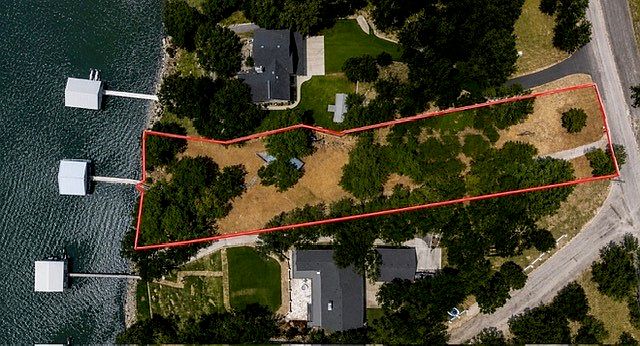 1st image of 260 El Lago Rd