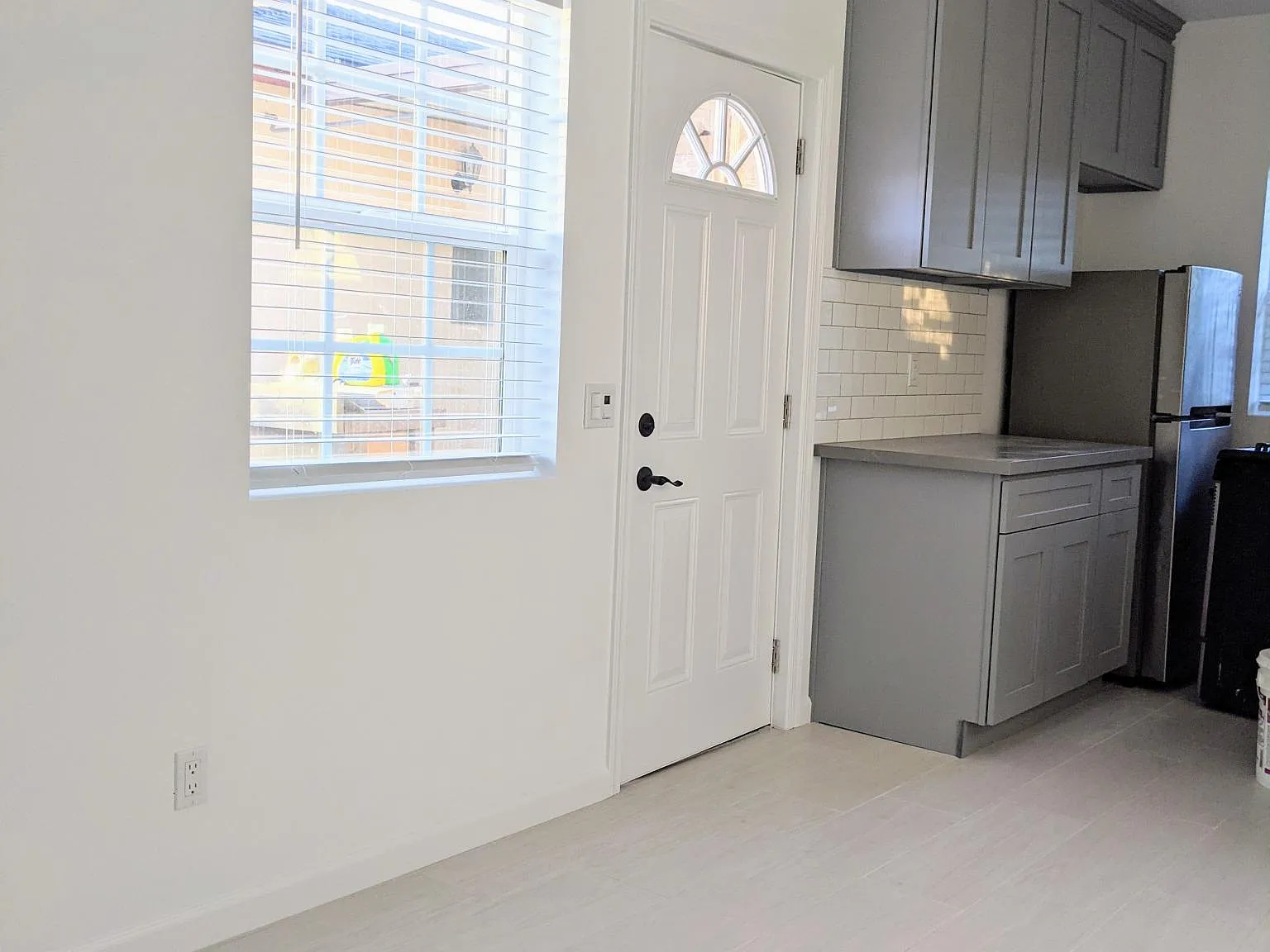 428 S Falcon St — Photo 1