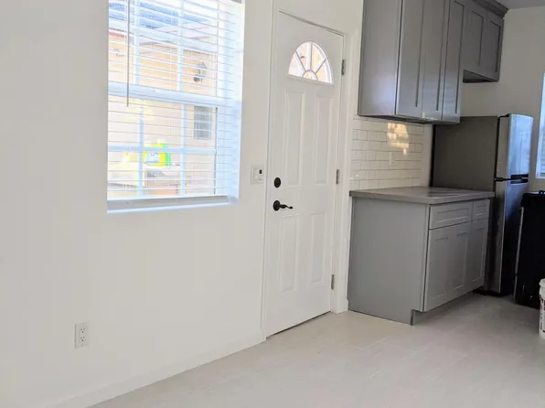 428 S Falcon St #B, Anaheim, CA 92804
