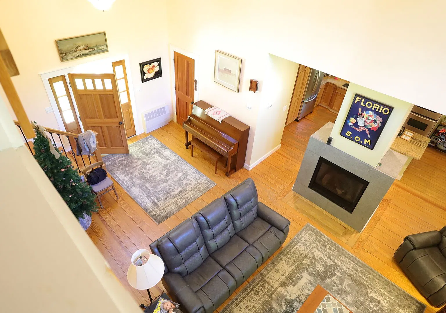 Beautiful Single Family Home in Thornton - Privacy, Comfort, Convenience - $3400/mo Available Nov 1! — Photo 2