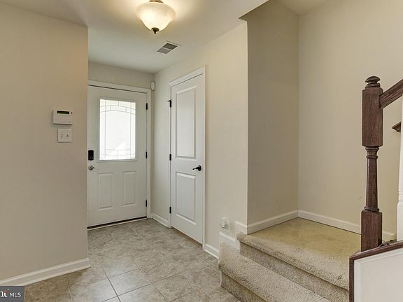4th image of 627 Foxwood Dr