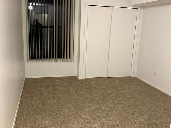 4th image of 28 Shrewsbury Green Dr Unit B