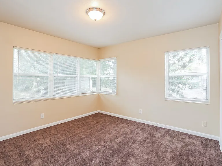 7812 Denham Rd E — Photo 11