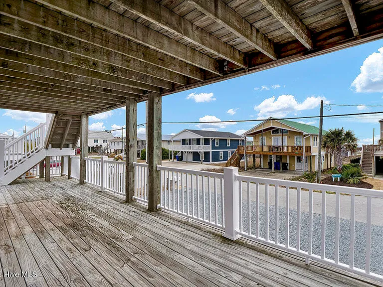 1207 N Topsail Dr — Photo 3