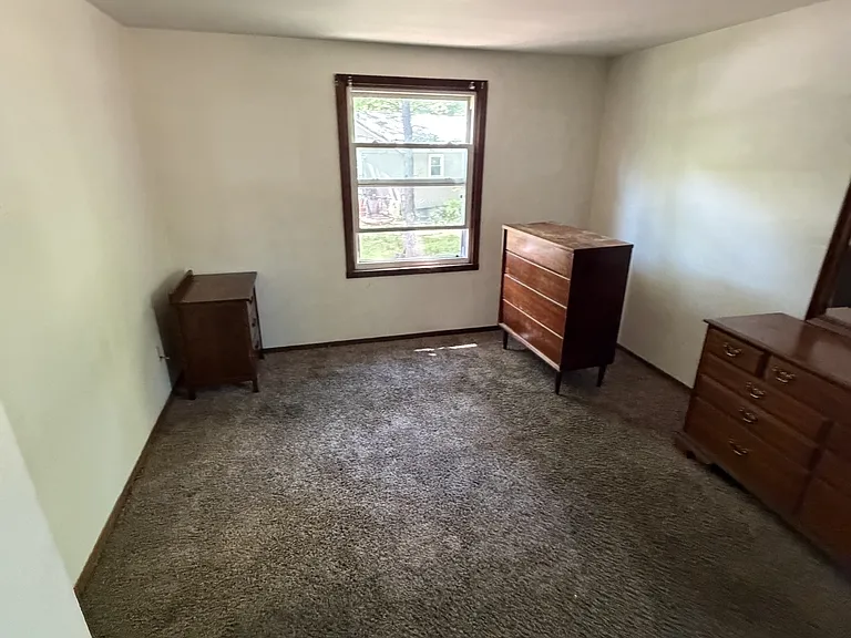 1187 S Waukechon St — Photo 6