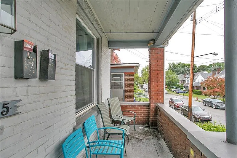 3345 Parkview Ave — Photo 2