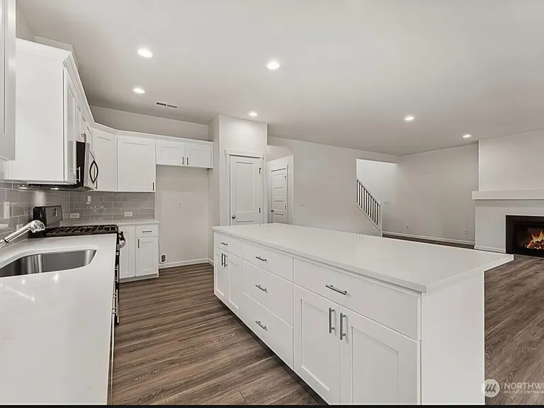 9960 Merrick St SE — Photo 5