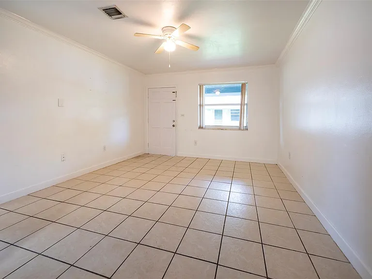 6170 SW 43rd St #1-2 — Photo 5
