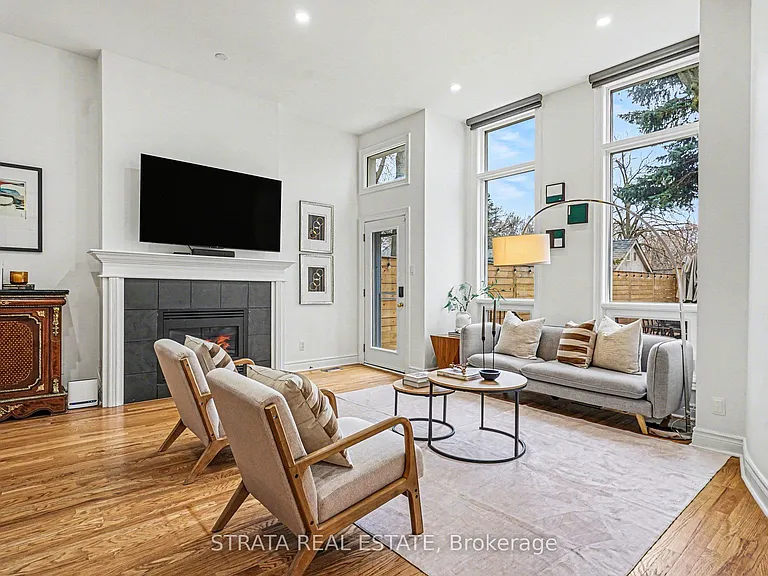 423 Manor Rd E — Photo 9