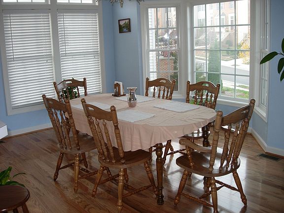 Dining Room w/bump out