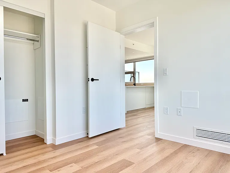2488 Granville St — Photo 54