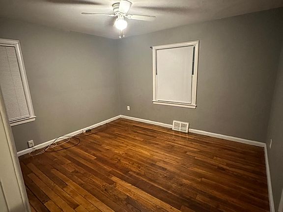 4th image of 15723 Greenfield Rd