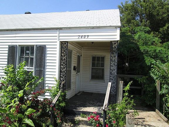 2nd image of 2409 NE 27th St