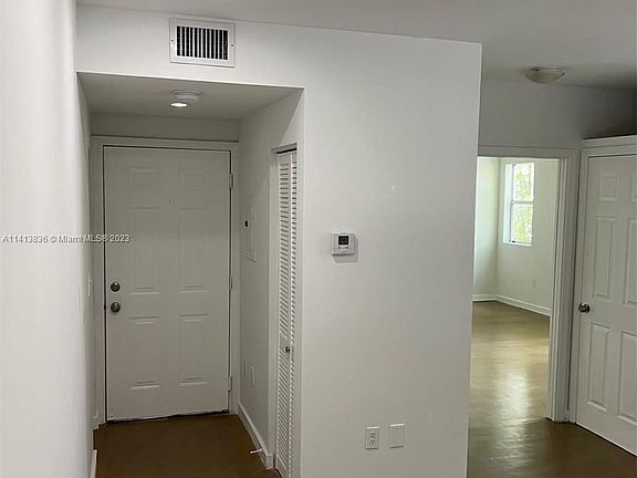 4th image of 1008 Jefferson Ave APT 201