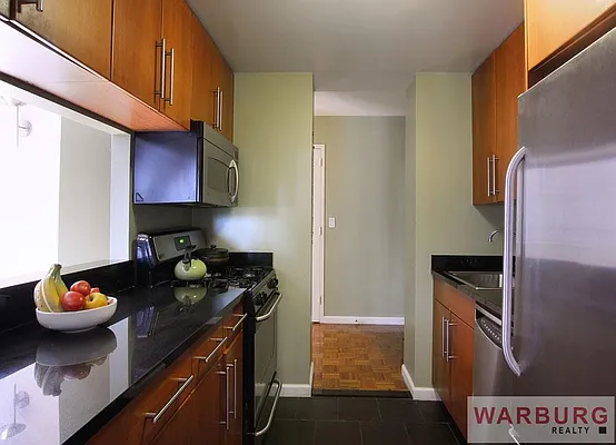 Sold by Warburg | media 20