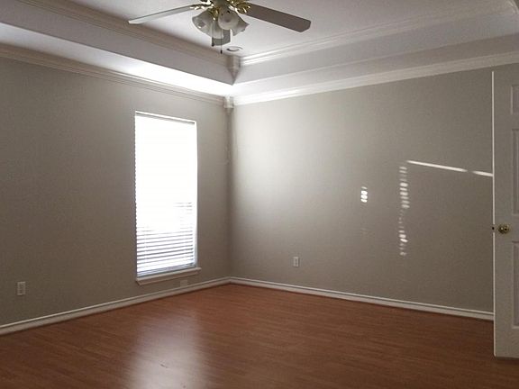 3rd image of 5945 Brockhampton St