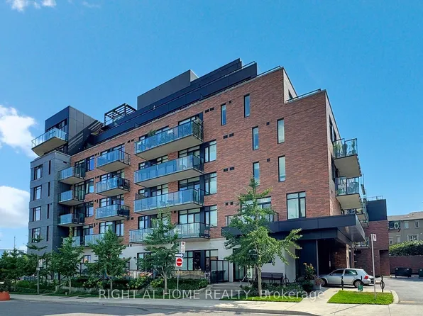 25 Malcolm Rd #Townhouse 112, Toronto, ON M4G 0C1