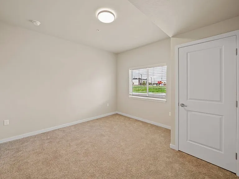 Holmes Corner Apartments — Photo 35