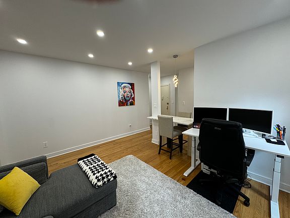 4th image of 4310 44th St APT 4F