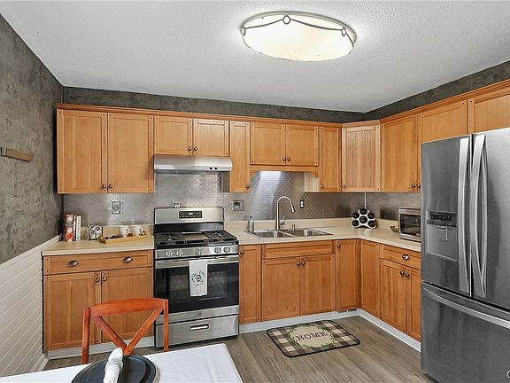 4th image of 144 Rufus Cir