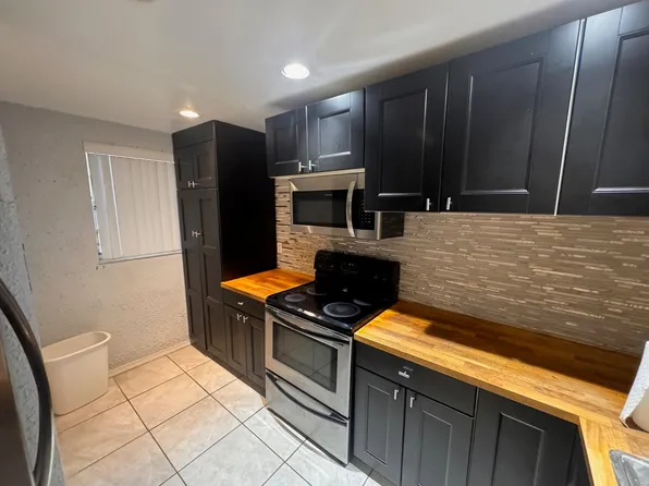 9480 Poinciana Place #310, Davie, FL 33324