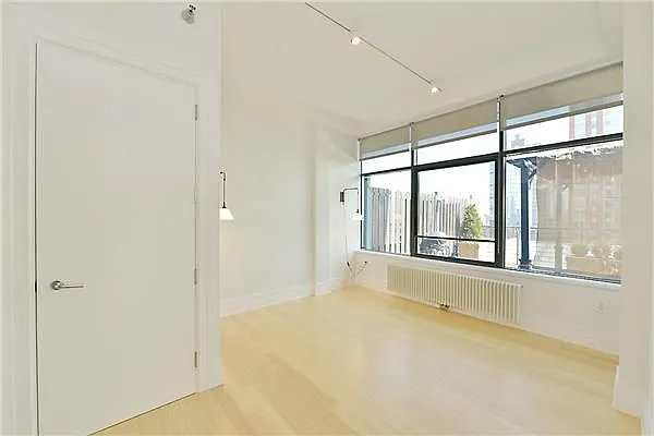 Rented by Manhattan Management Group | media 7