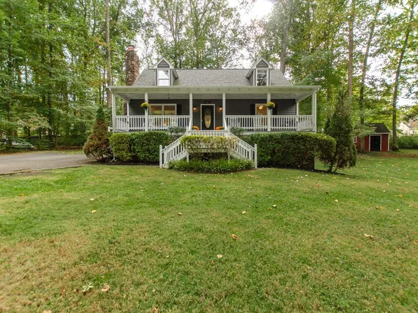 107 Oakdale Ter, Forest, VA 24551
