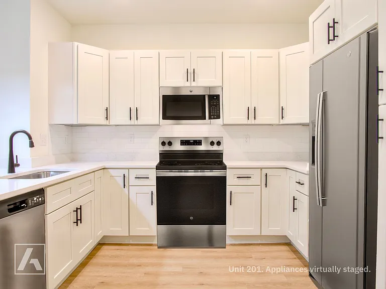 The Milk Stacks: Boutique Luxury Living in Downtown Orlando's Milk District — Photo 15