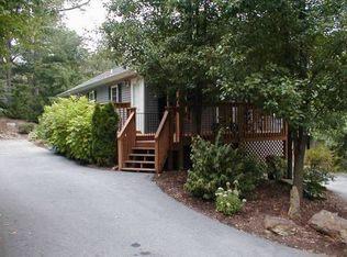 60 Narbeth Rd, Asheville, NC 28806