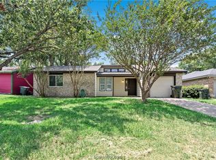 3226 Red Robin Loop, Bryan, TX 77802