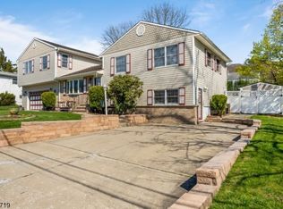 208 Perry St, Dover, NJ 07801