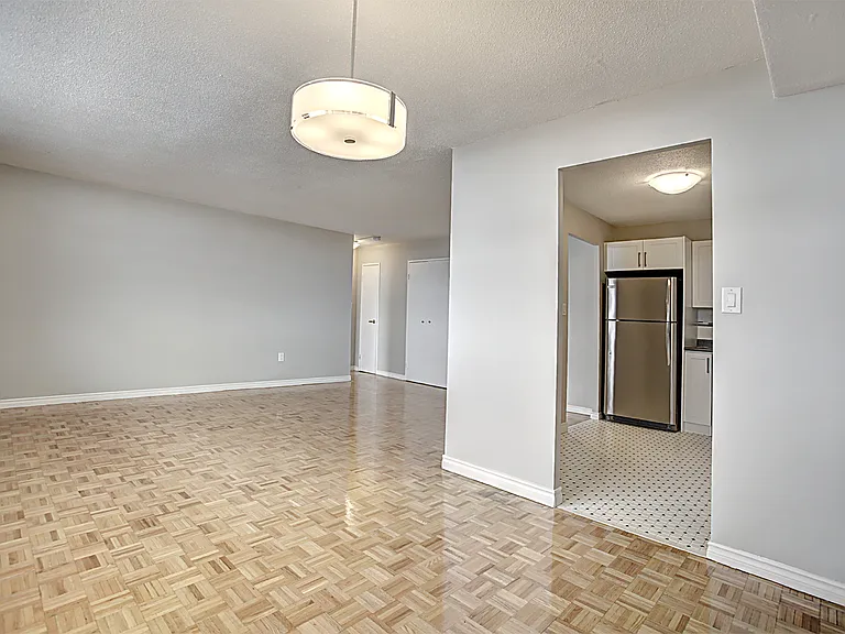 3895 Lawrence Ave E — Photo 17