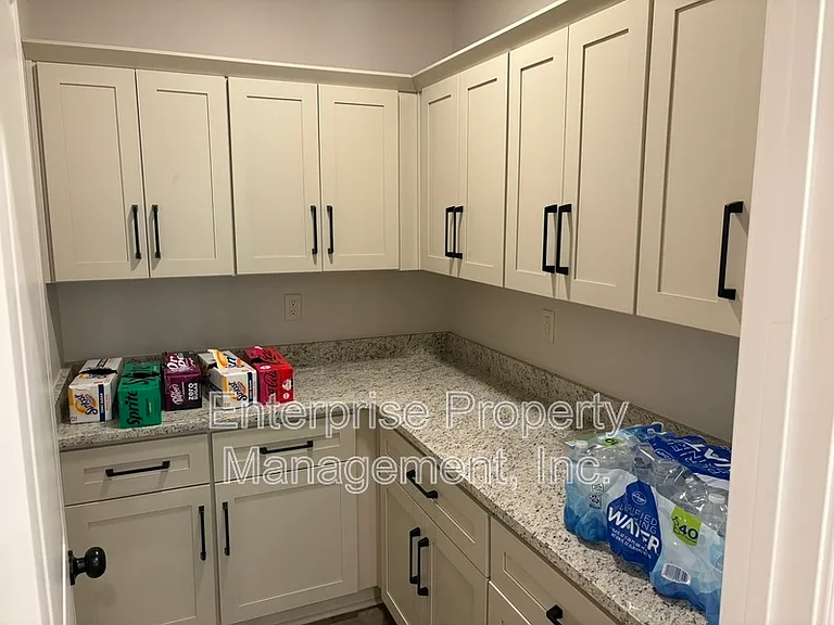 239 McLaughlin Dr — Photo 20