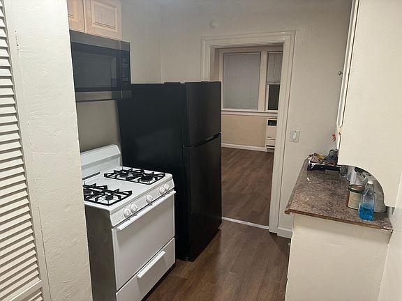 2nd image of 318 Louisiana St #A