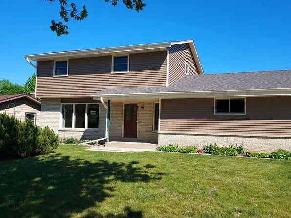 8030 S Waring DRIVE, Oak Creek, WI 53154