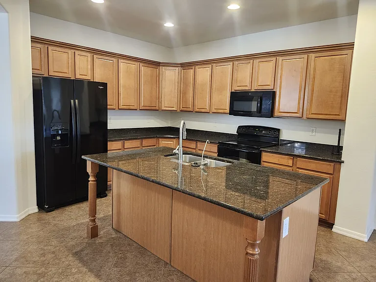 139 W Leatherwood Ave — Photo 1