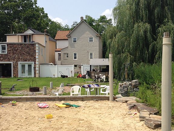 3rd image of 71 Rockland Ave