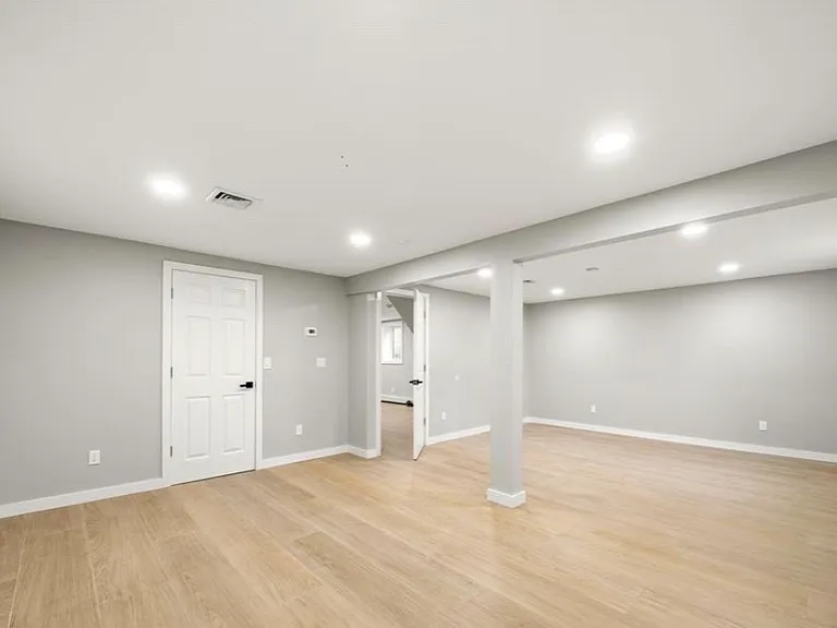 41 Monument Pl — Photo 20