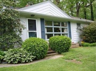 5902 Woodward Dr, Akron, OH 44319