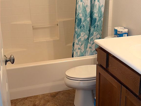 5th image of 4702 Laurel Ridge Dr #C